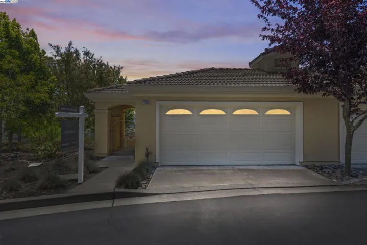 22284 E Lyndon Loop, Castro Valley, California 94552