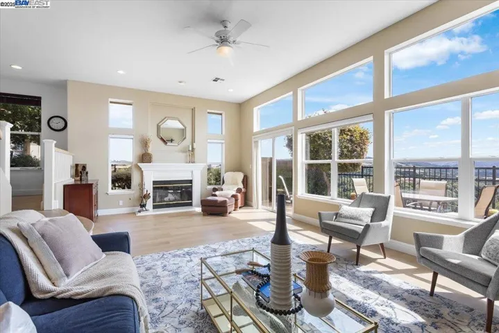 22284 E Lyndon Loop, Castro Valley, California 94552