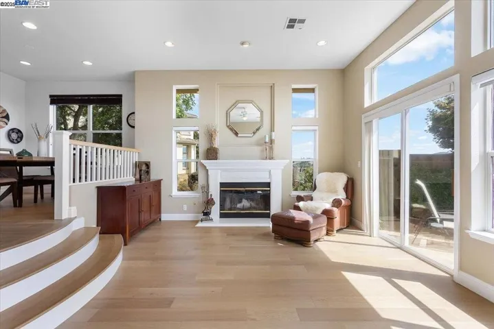 22284 E Lyndon Loop, Castro Valley, California 94552