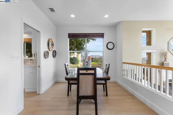 22284 E Lyndon Loop, Castro Valley, California 94552