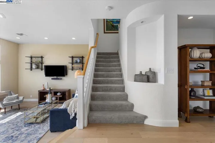 22284 E Lyndon Loop, Castro Valley, California 94552