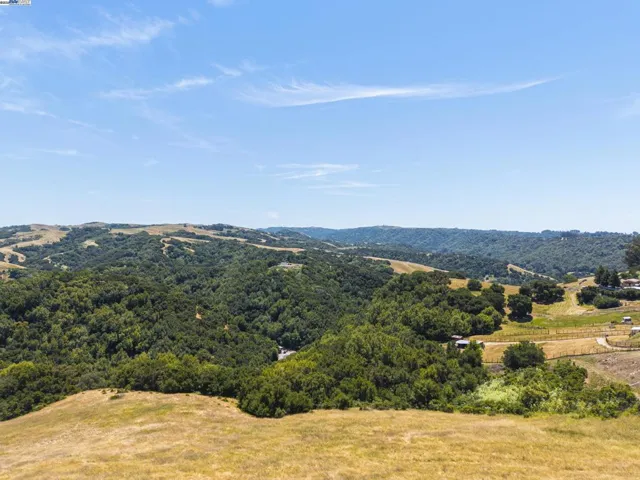 22284 E Lyndon Loop, Castro Valley, California 94552