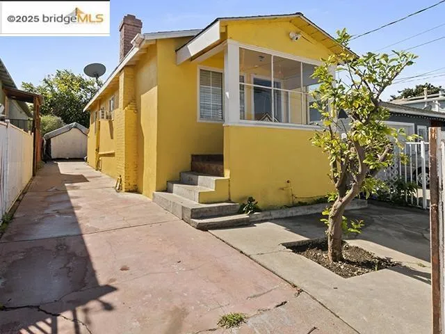 1132 86th Ave, Oakland, California 94621 home-pic-0