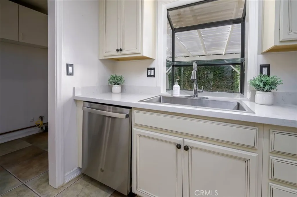 4781 4781 Kona Kove, Yorba Linda, California 92886 home-pic-16
