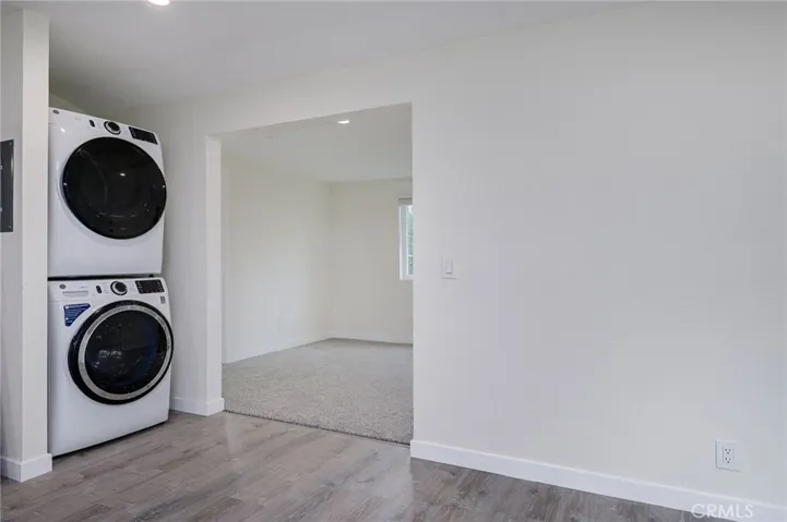 ADU - Stacked washer/dryer are included