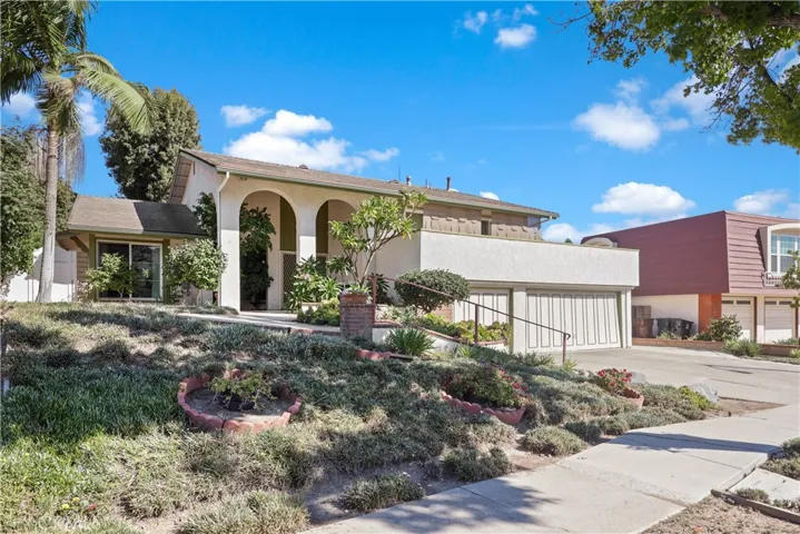 2116 Camino Centroloma, Fullerton, California 92833