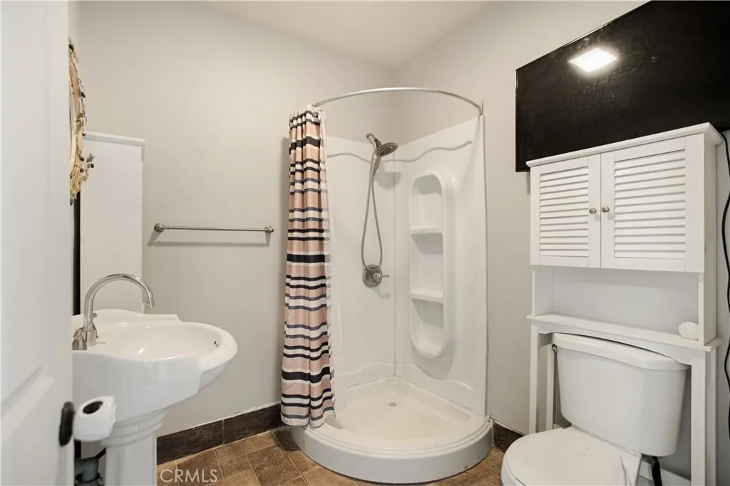 6019 Florence Avenue, South Gate, California 90280 home-pic-25