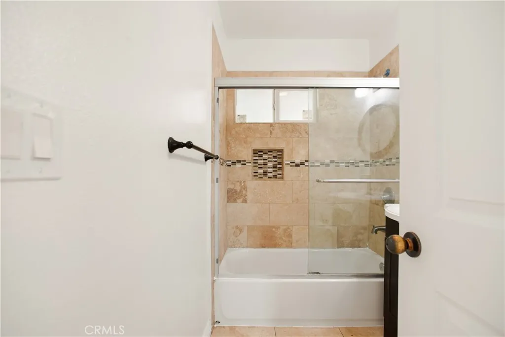 6019 Florence Avenue, South Gate, California 90280 home-pic-13