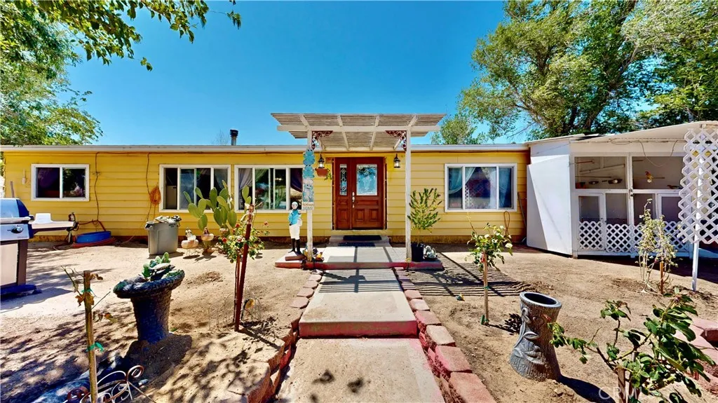 9983 Choiceana Avenue, Hesperia, California 92345 home-pic-16