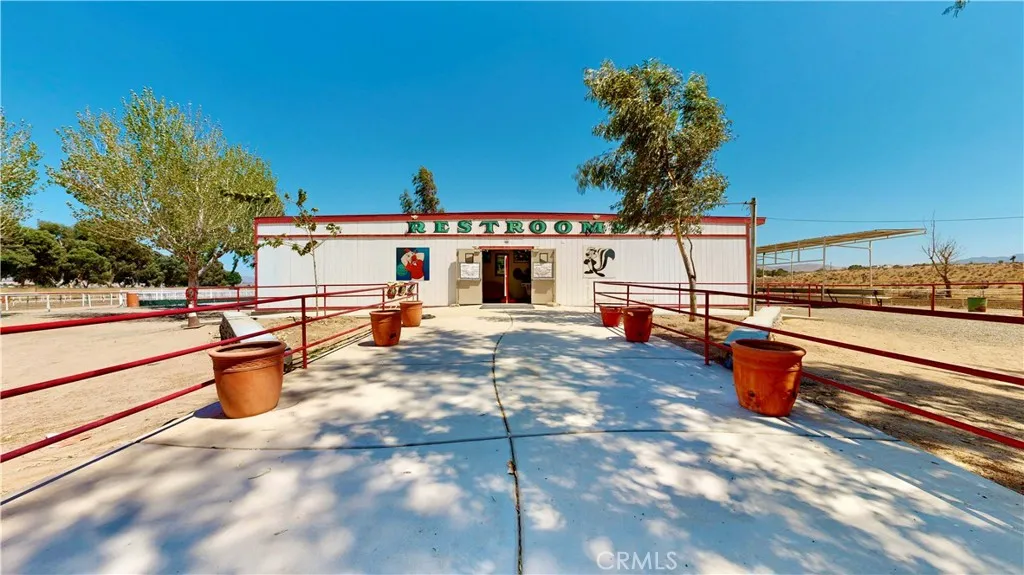 9983 Choiceana Avenue, Hesperia, California 92345 home-pic-24