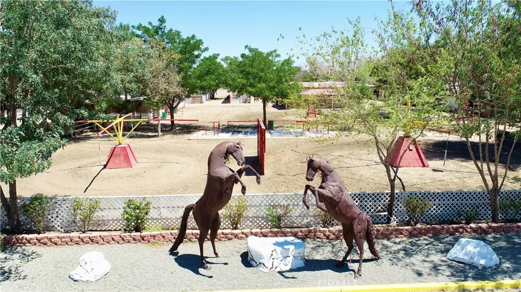 9983 Choiceana Avenue, Hesperia, California 92345 home-pic-36