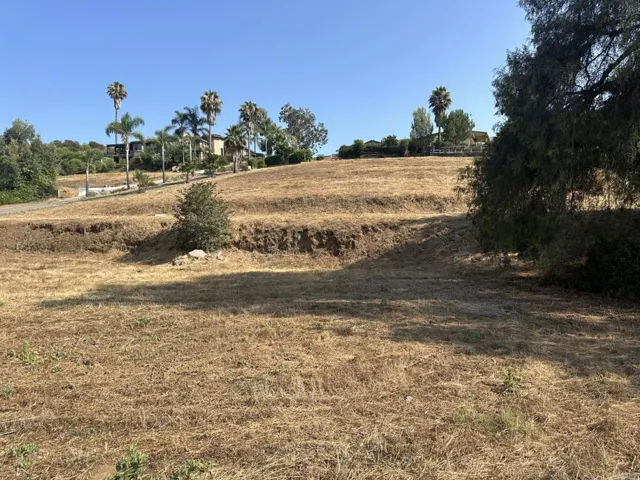 3009 Reed Rd., Escondido, California 92027