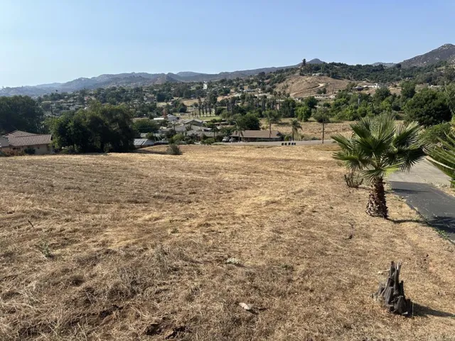 3009 Reed Rd., Escondido, California 92027