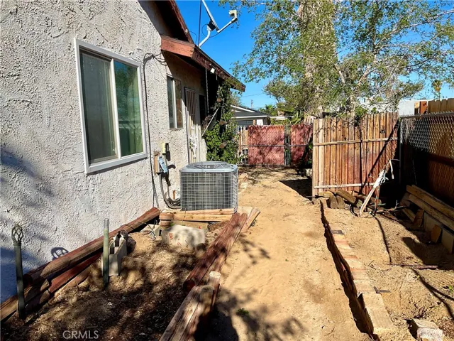 6042 Cahuilla Avenue, 29 Palms, California 92277