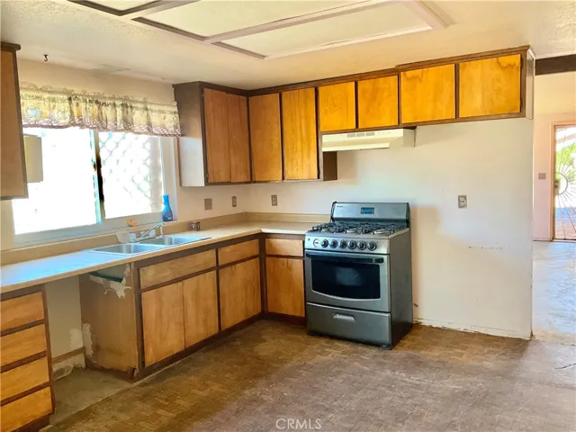 6042 Cahuilla Avenue, 29 Palms, California 92277