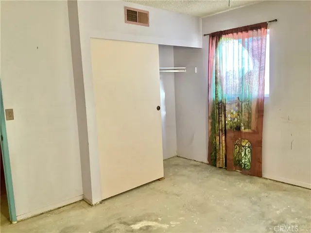 6042 Cahuilla Avenue, 29 Palms, California 92277