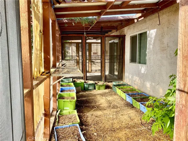 6042 Cahuilla Avenue, 29 Palms, California 92277