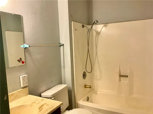 6042 Cahuilla Avenue, 29 Palms, California 92277