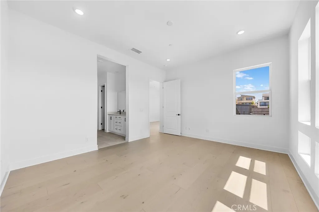 123 Bosal, Irvine, California 92618 home-pic-42