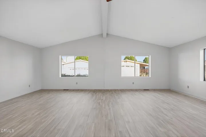 62-web-or-mls-UpmarketMedia_78P-051