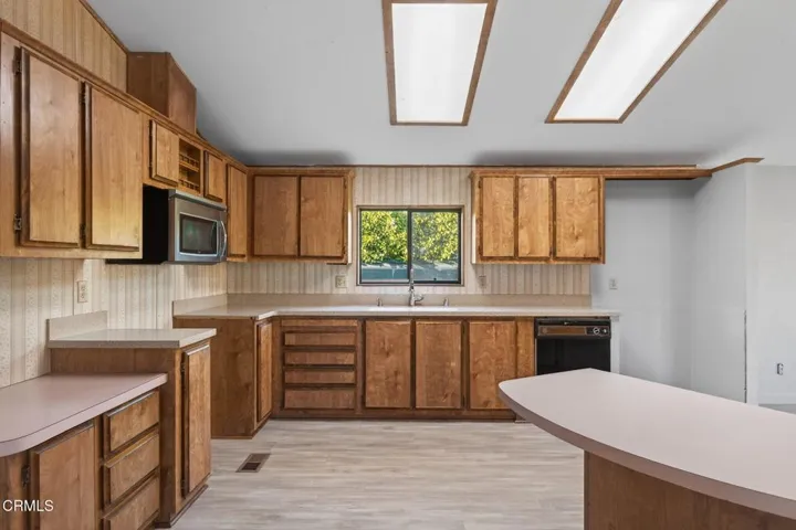 67-web-or-mls-UpmarketMedia_78P-069