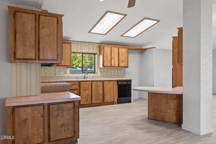 69-web-or-mls-UpmarketMedia_78P-074