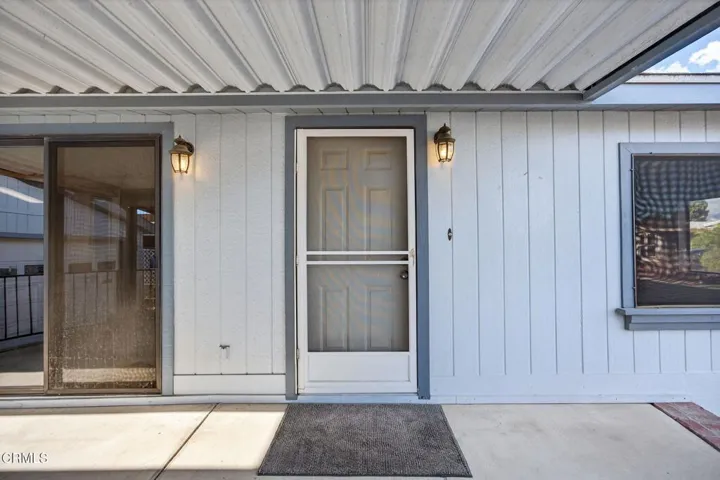 6-web-or-mls-016_UpmarketMedia_78 Poin-1