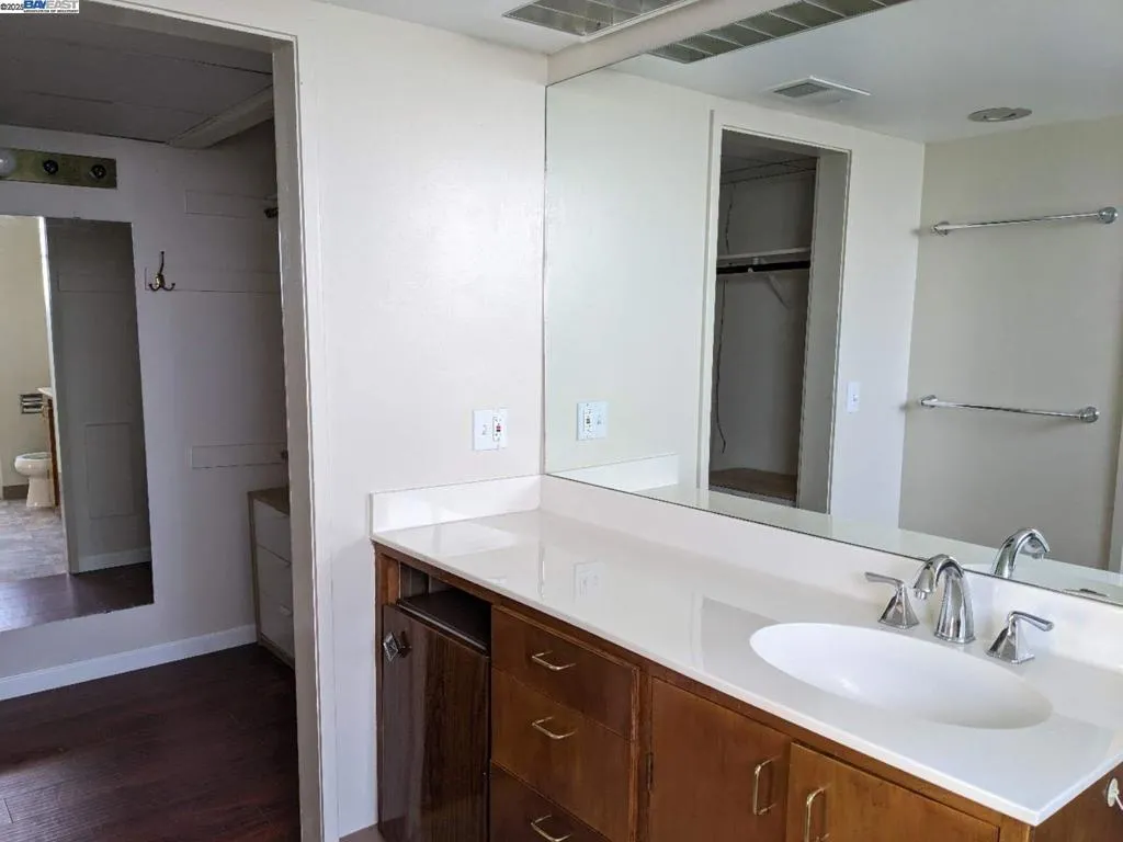 194 Hillcroft Way, Walnut Creek, California 94597 home-pic-24