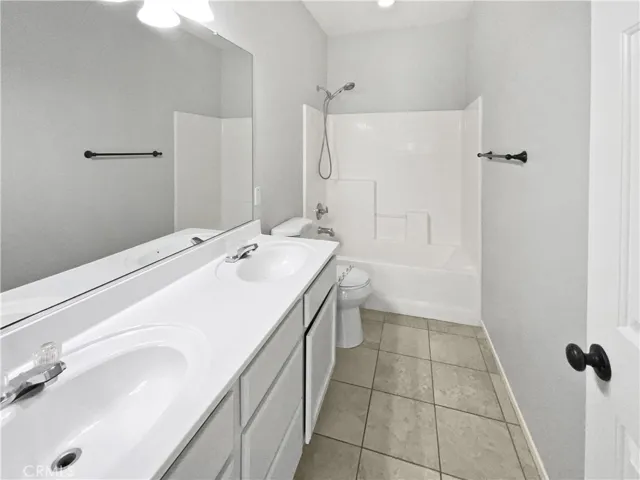 11737 Poppy Rd, Adelanto, California 92301