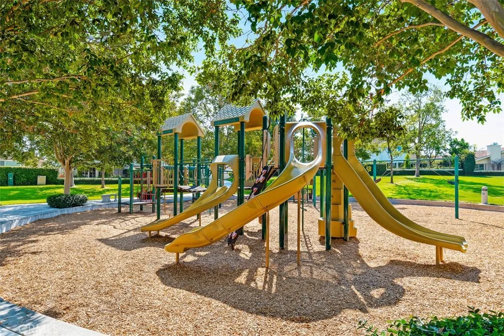 352 Fallingstar, Irvine, California 92614 home-pic-37
