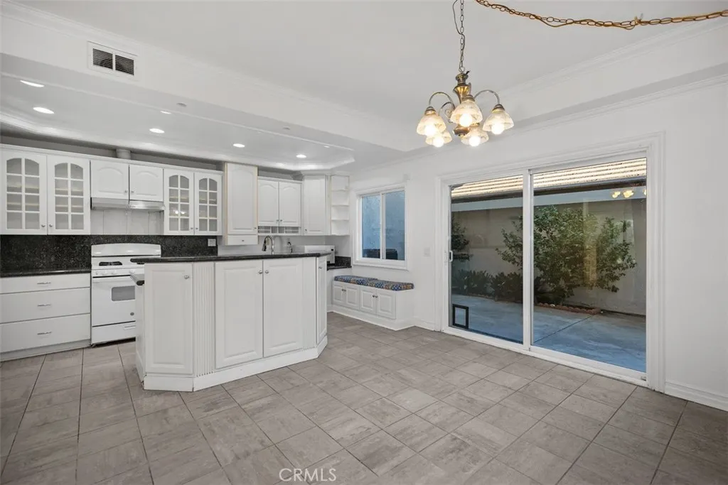 352 Fallingstar, Irvine, California 92614 home-pic-11