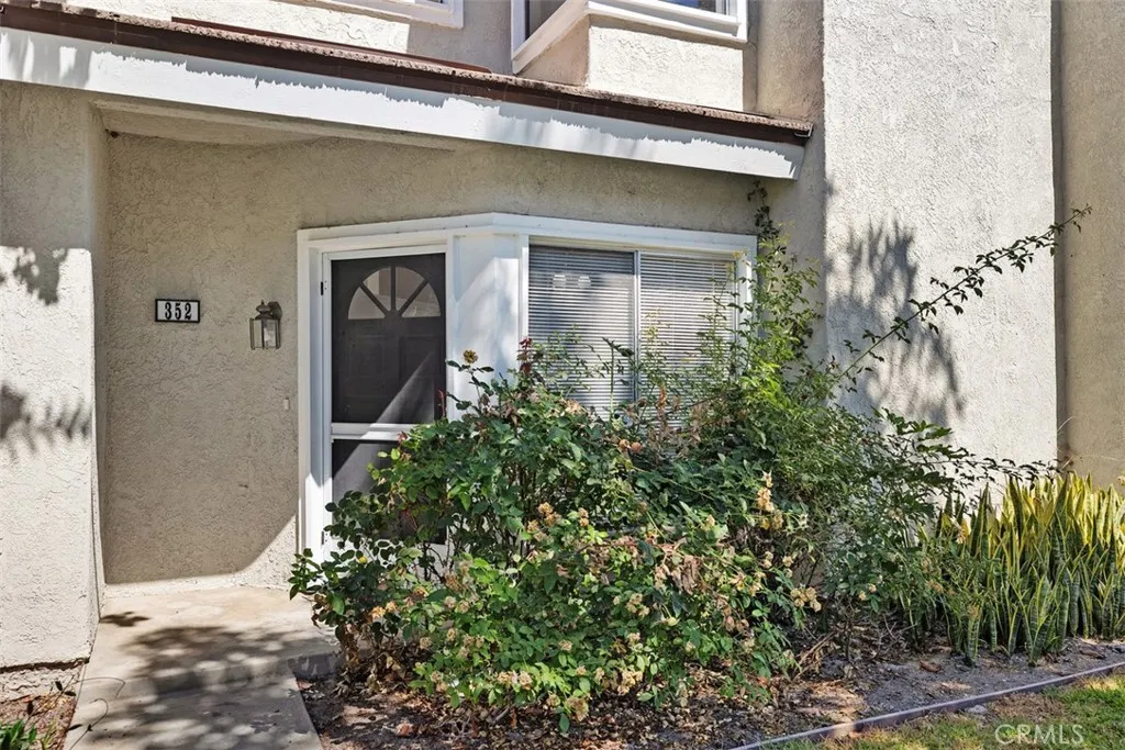 352 Fallingstar, Irvine, California 92614 home-pic-2