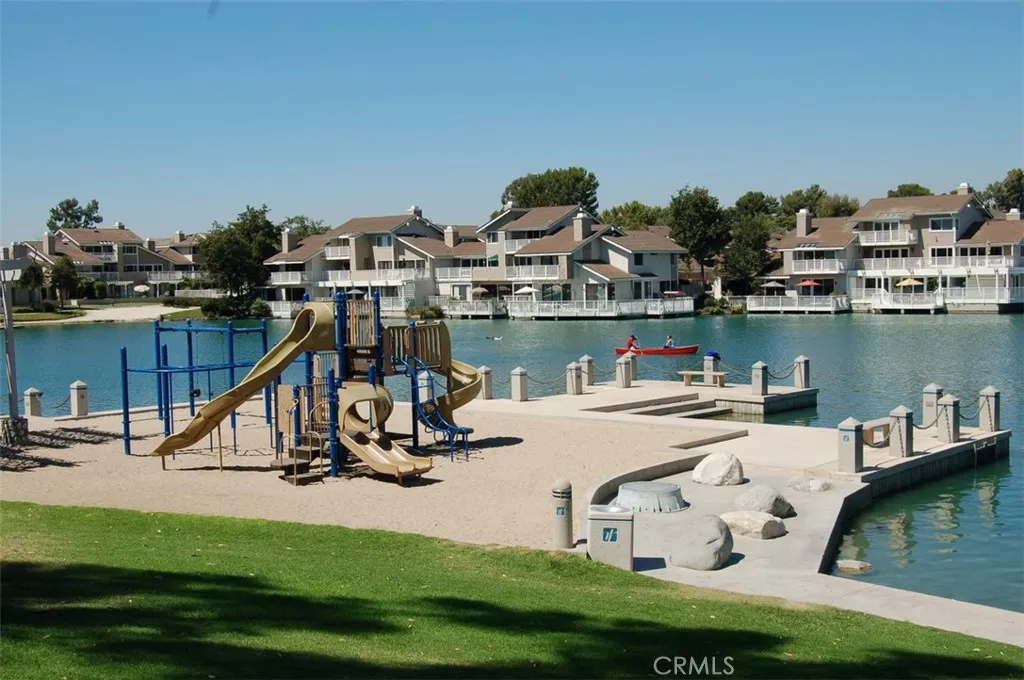 352 Fallingstar, Irvine, California 92614 home-pic-43