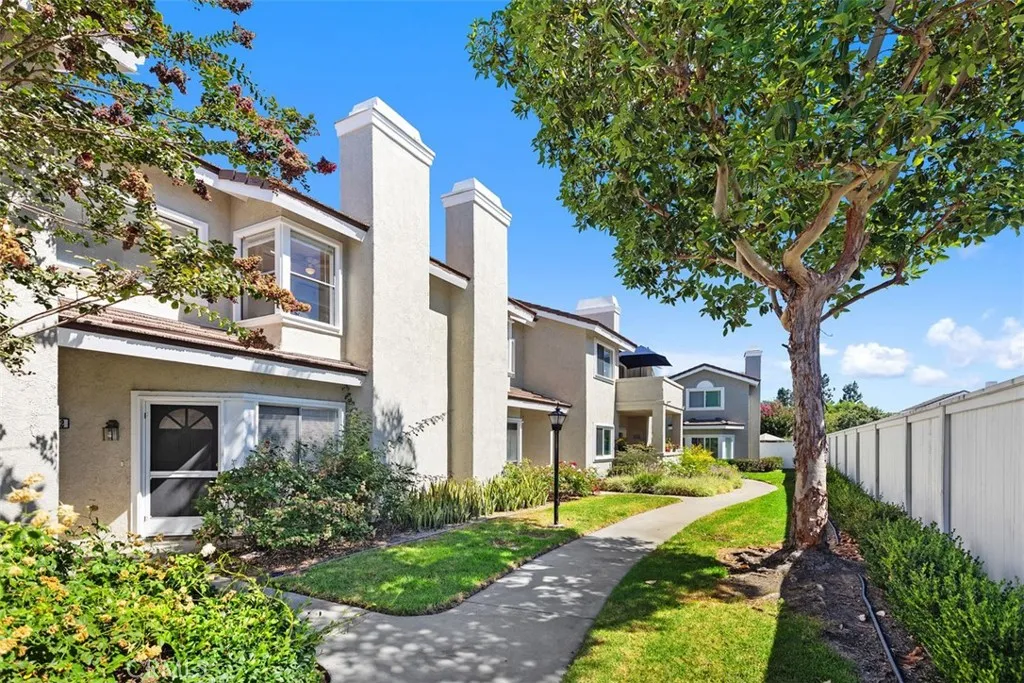 352 Fallingstar, Irvine, California 92614 home-pic-0