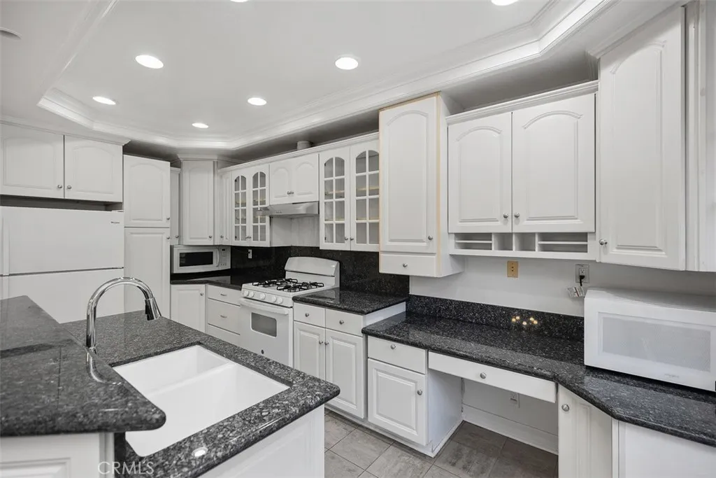 352 Fallingstar, Irvine, California 92614 home-pic-13