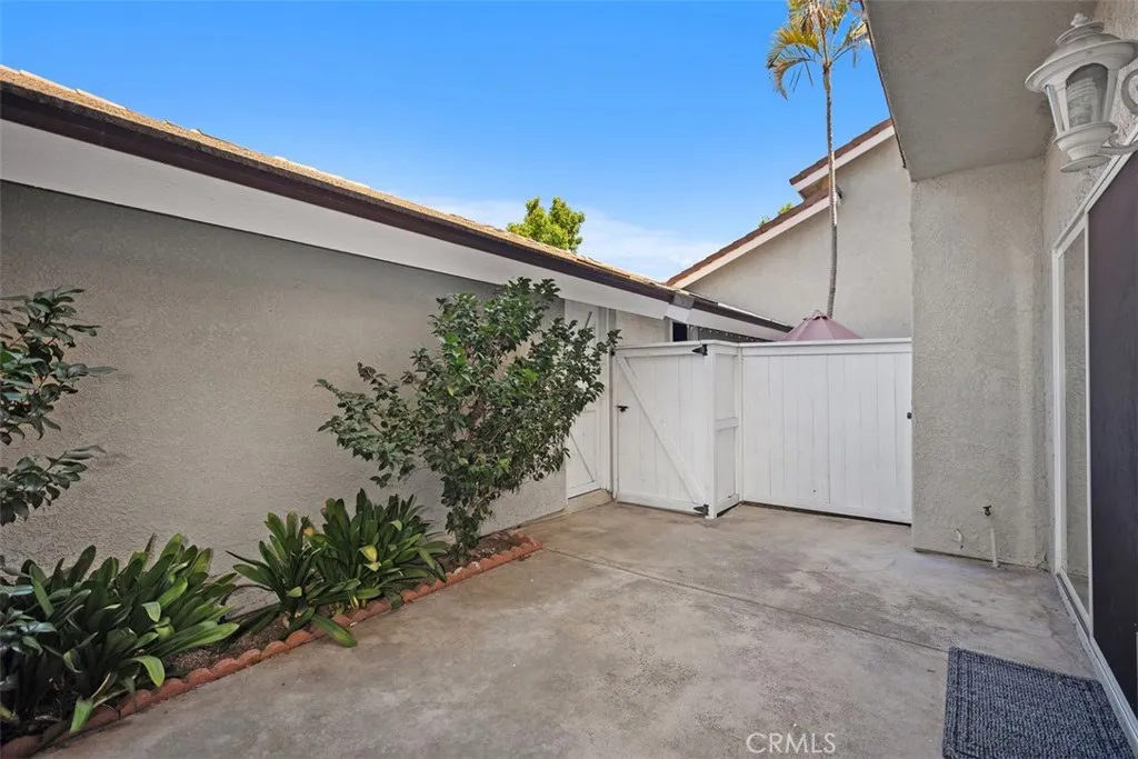 352 Fallingstar, Irvine, California 92614 home-pic-16
