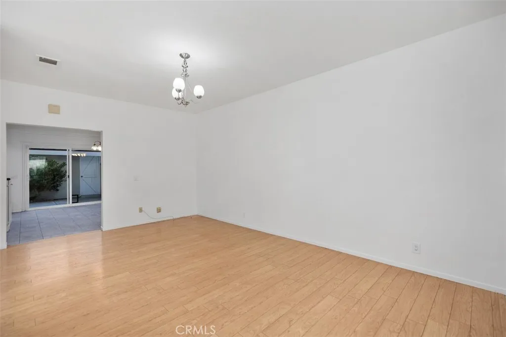 352 Fallingstar, Irvine, California 92614 home-pic-4
