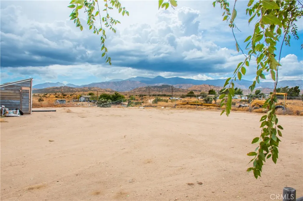 6591 Sundown Drive, Phelan, California 92371 home-pic-24