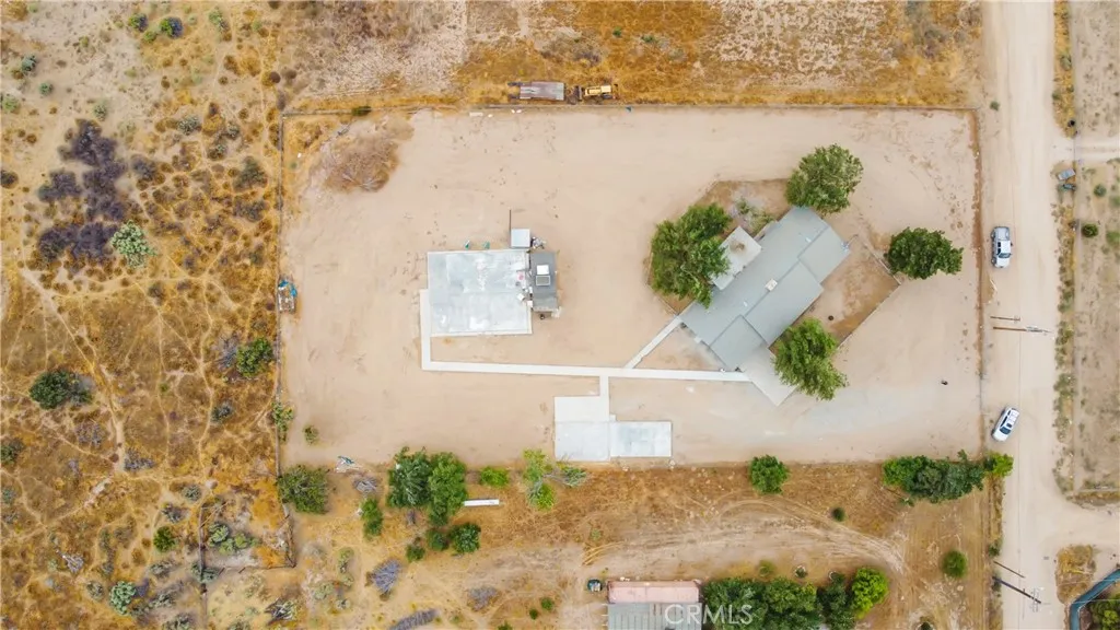 6591 Sundown Drive, Phelan, California 92371 home-pic-5