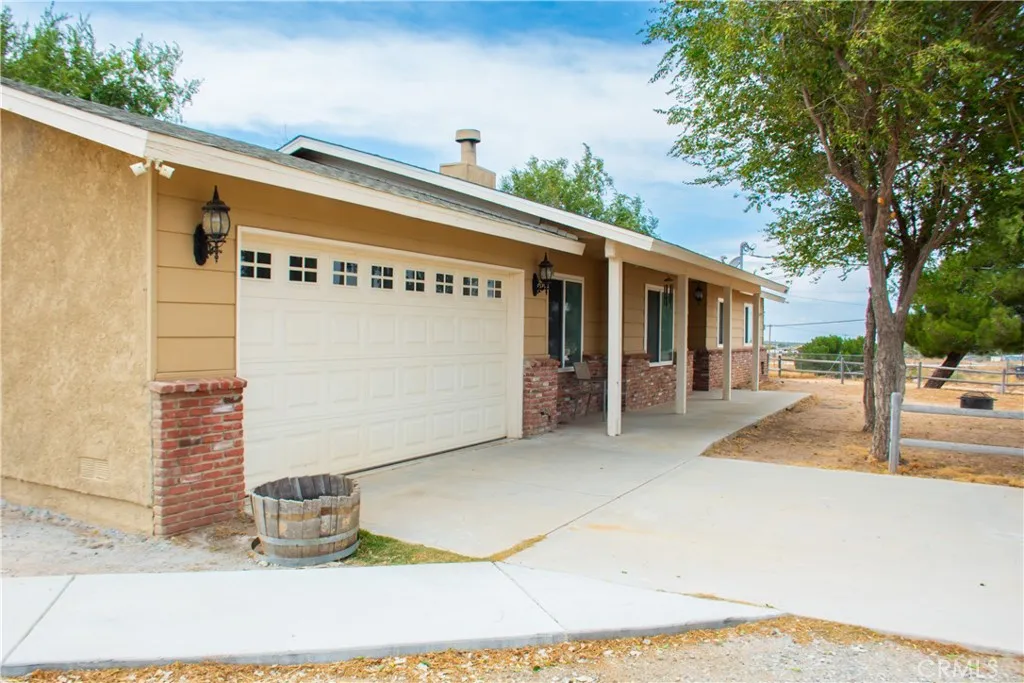6591 Sundown Drive, Phelan, California 92371 home-pic-2