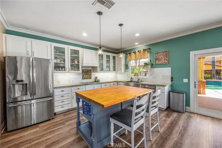 Additional kitchen angle with folding rear door for indoor/outdoor dining
