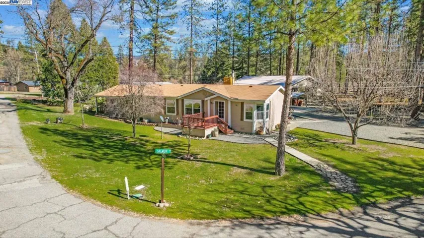 180 Steelhead Cir, Lewiston, California 96052