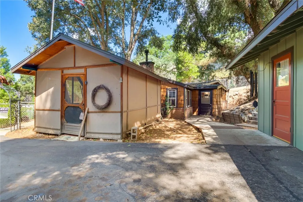 39065 Oak Glen Road, Oak Glen, California 92399 home-pic-33
