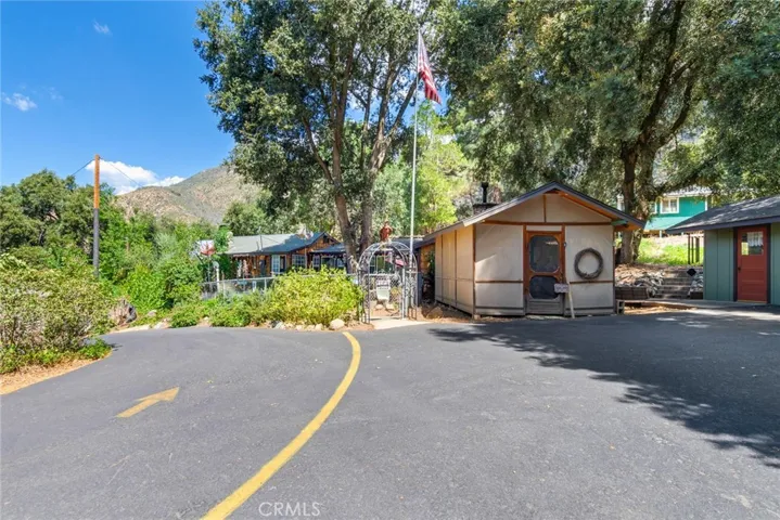 Parking lot circles around