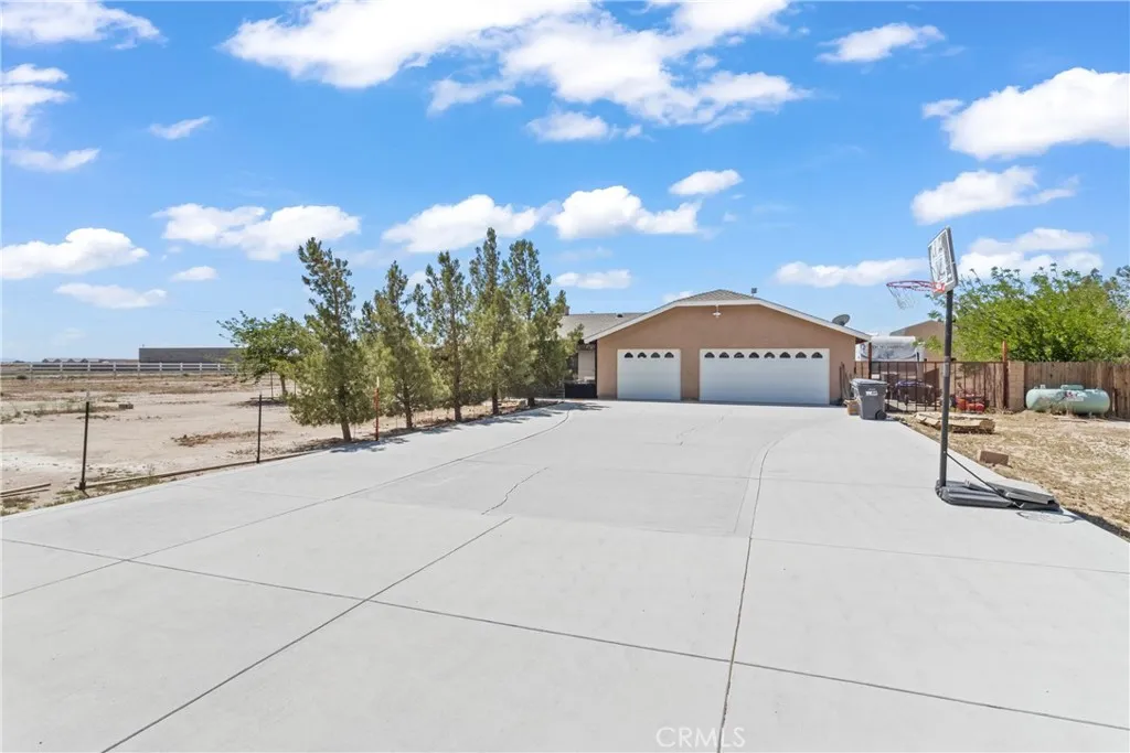7010 W Ave A 4, Lancaster, California 93536 home-pic-1