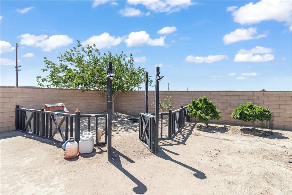 7010 W Ave A 4, Lancaster, California 93536 home-pic-35