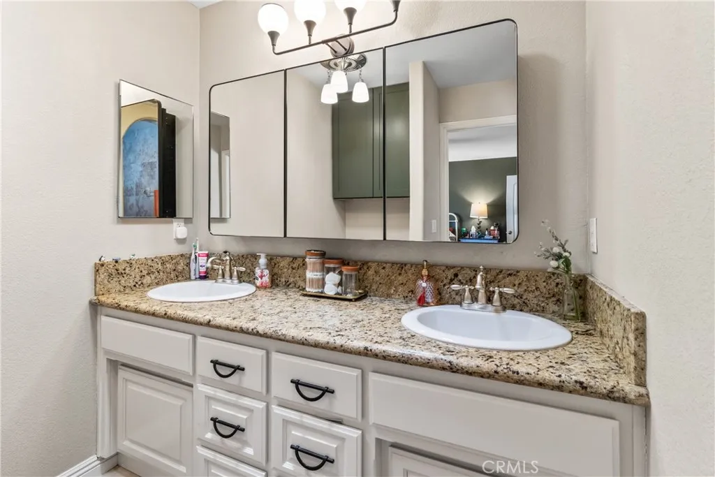 7010 W Ave A 4, Lancaster, California 93536 home-pic-26