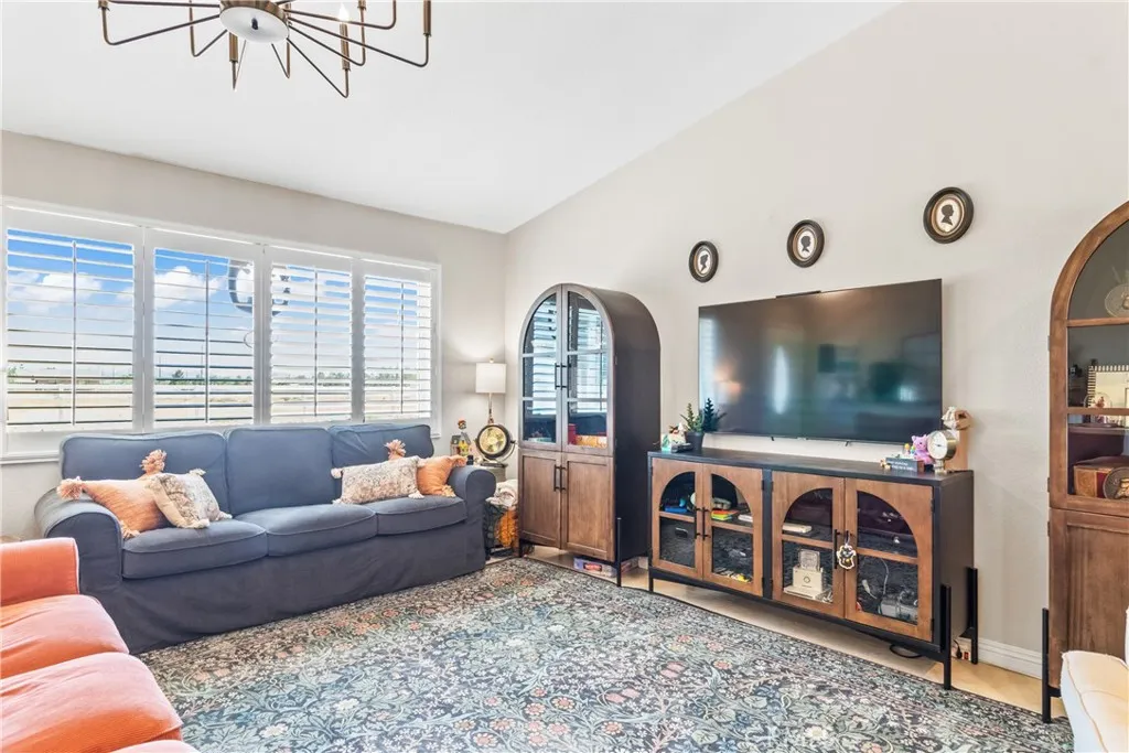 7010 W Ave A 4, Lancaster, California 93536 home-pic-8