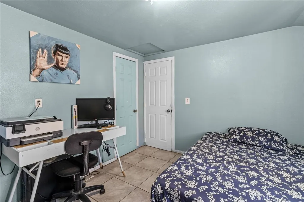 12037 Lee Ave, Adelanto, California 92301 home-pic-18