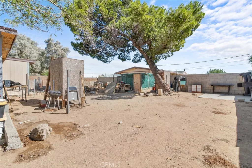 12037 Lee Ave, Adelanto, California 92301 home-pic-27